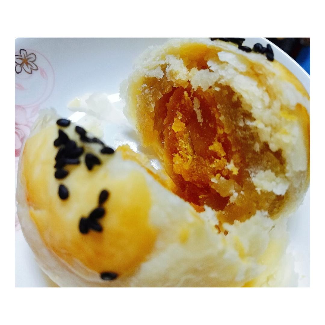 莲蓉蛋黄酥