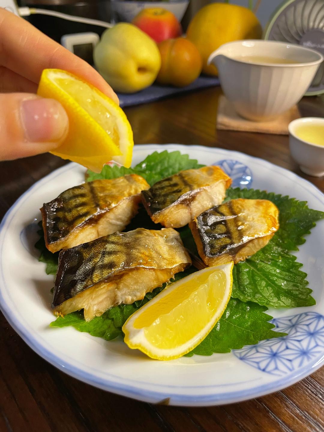 日式盐烤青花鱼空气炸锅的做法