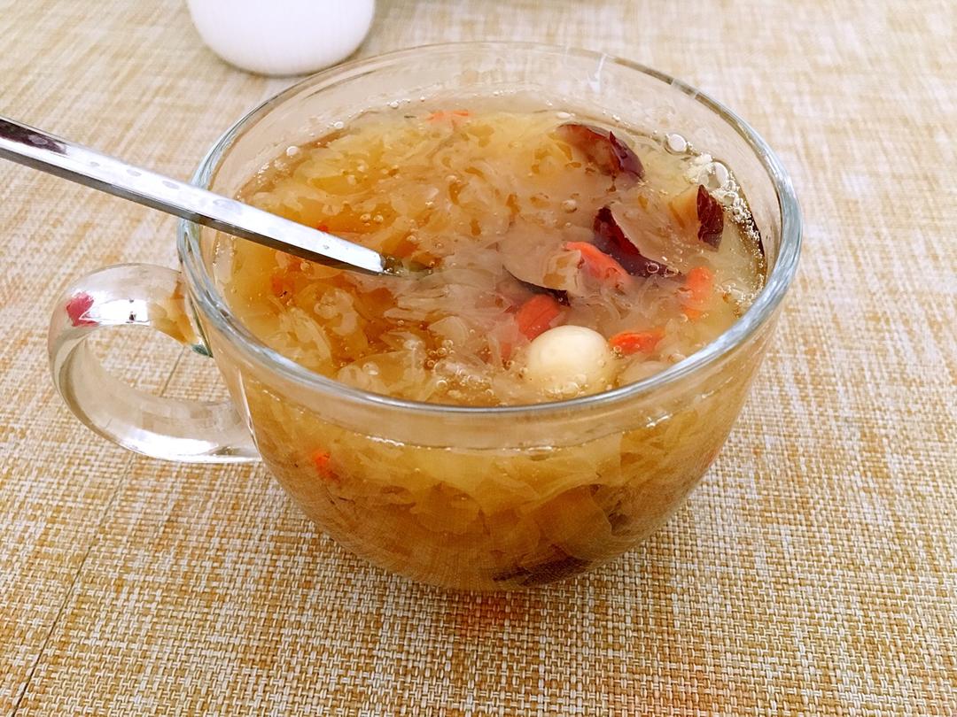 红枣枸杞银耳羹