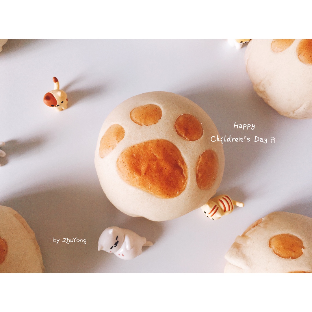 猫爪椰蓉面包——欧克皮的简单装饰
