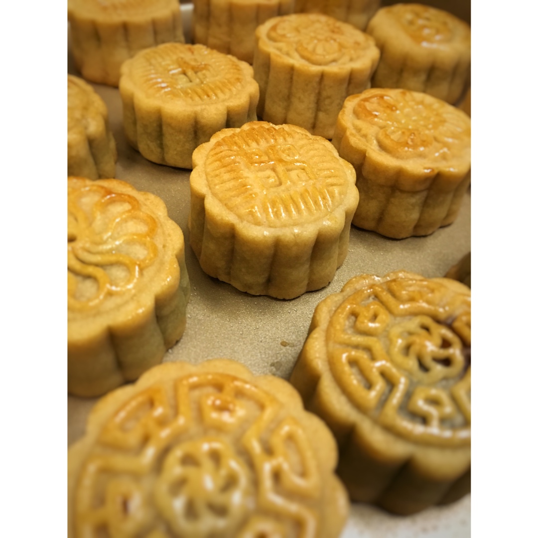 广式月饼——蛋黄莲蓉月饼