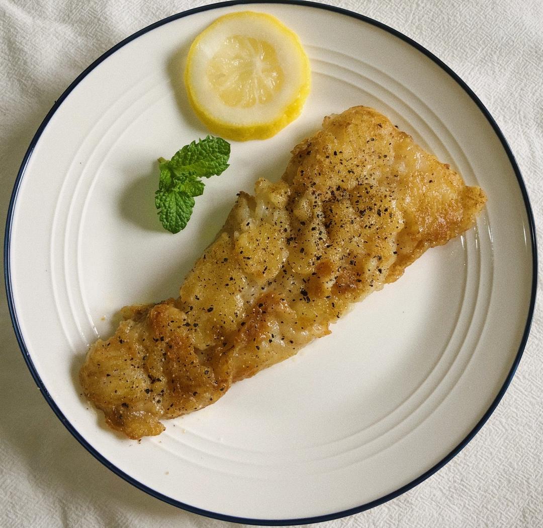 香煎两条快乐巴沙鱼柳