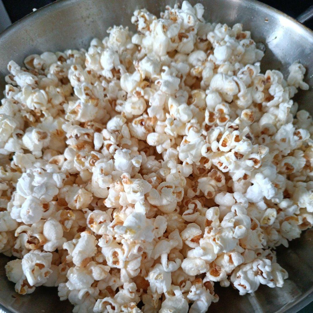 爆米花来了！！！超级简单易上手的焦糖/巧克力爆米花