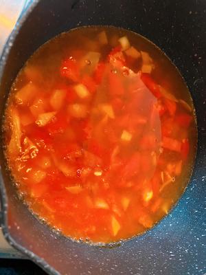 番茄酸汤肥牛面的做法 步骤8