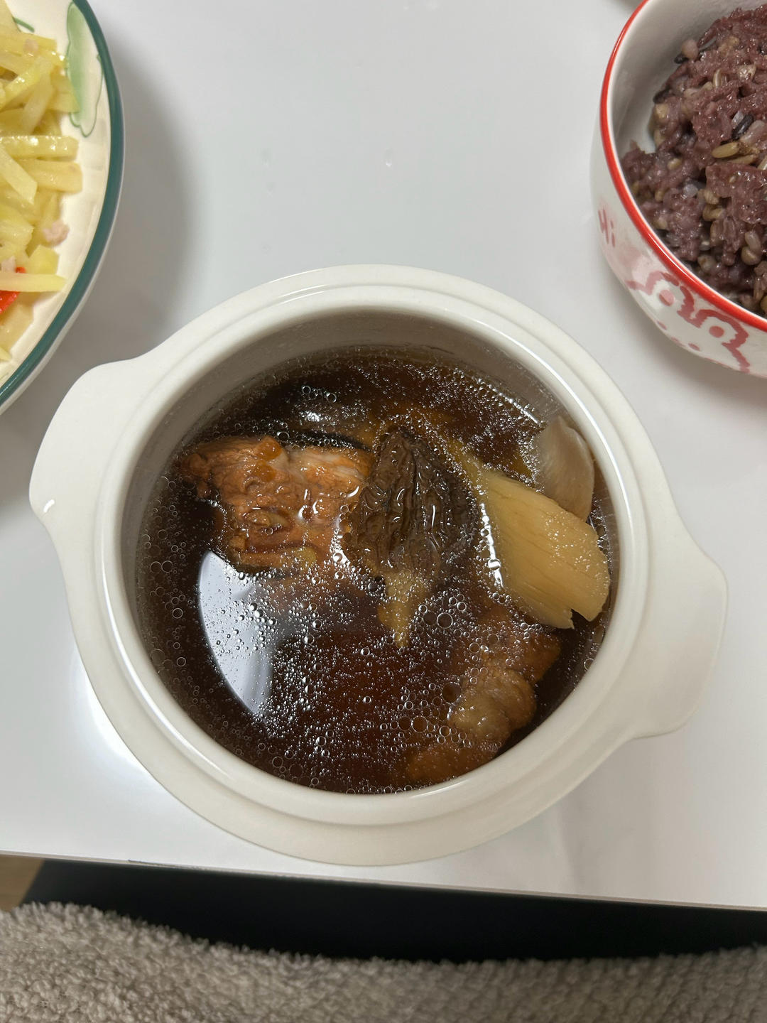 羊肚菌淮山排骨汤