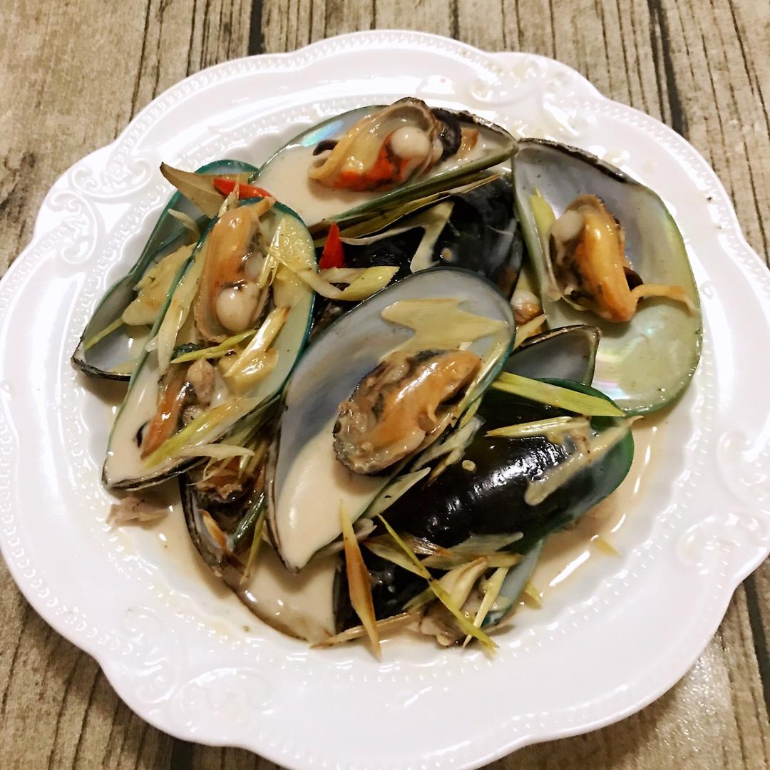 珊珊惹人爱-做的《十二道锋味》——香茅椰汁煮青口