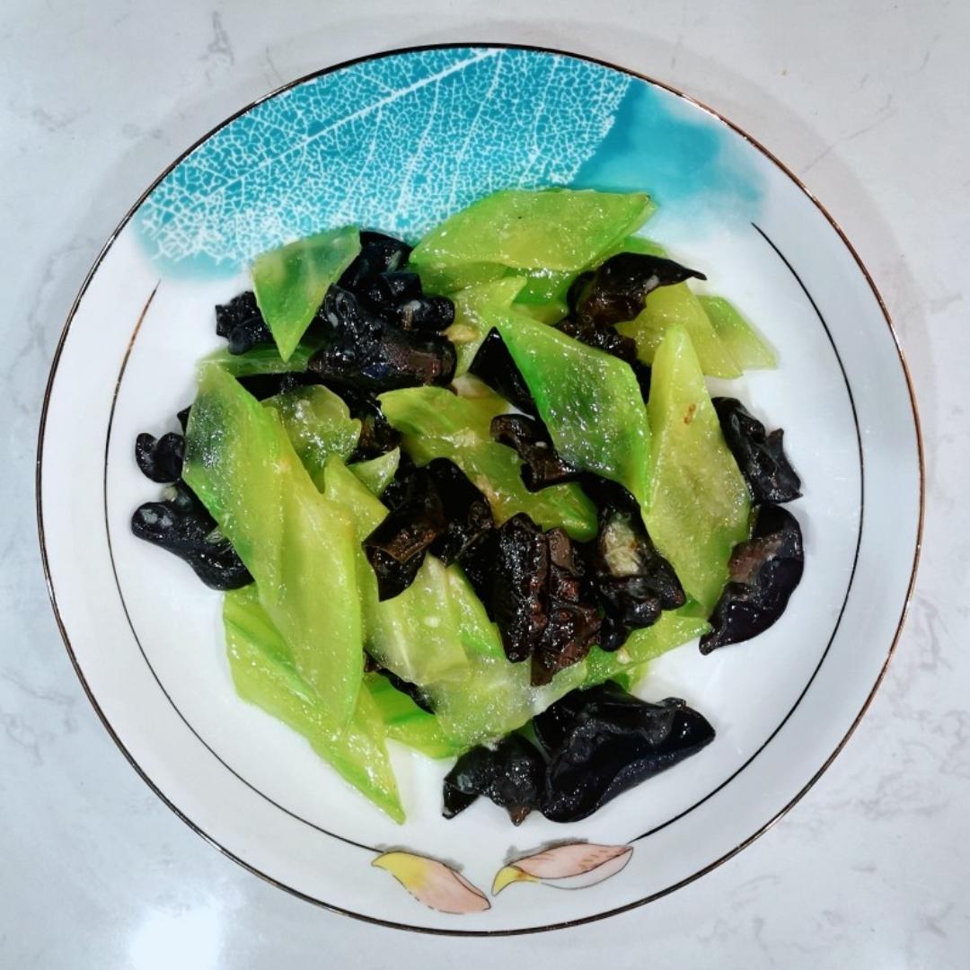 清炒莴笋炒木耳