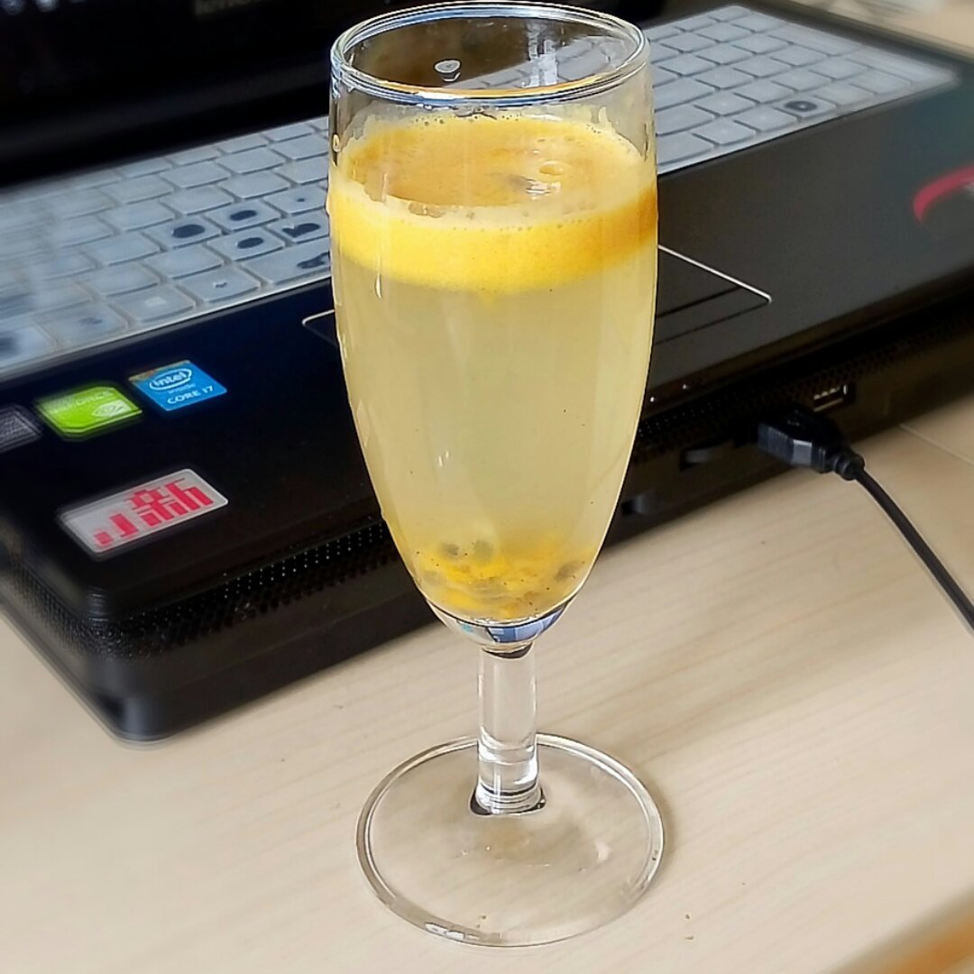 百香果的朴素吃法（百香果汁）