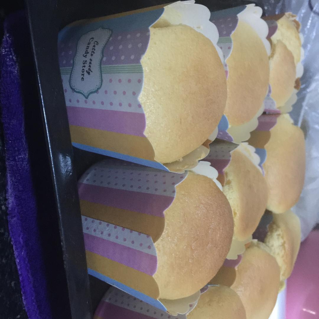 软绵绵戚风纸杯蛋糕