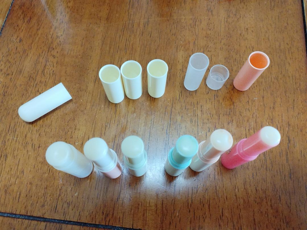 不用蜂蜡自制唇膏(不用蜂蜡怎么做润唇膏)