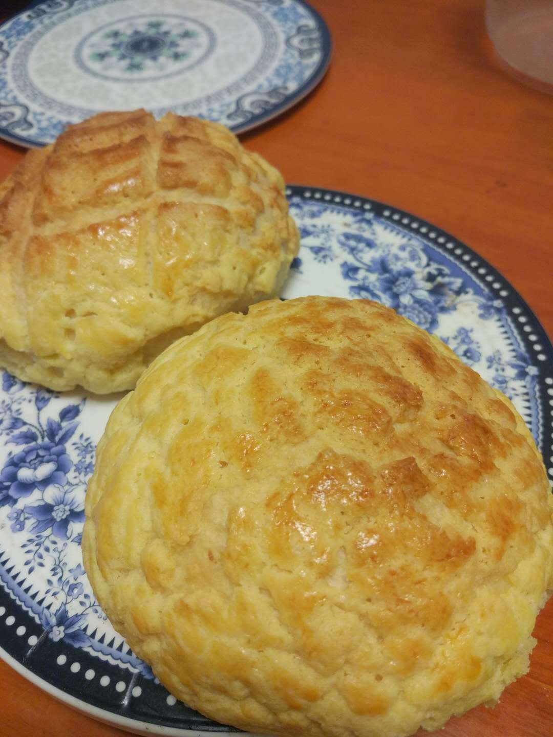好吃到炸裂的港式菠萝包（附带制作酥皮的小视频）