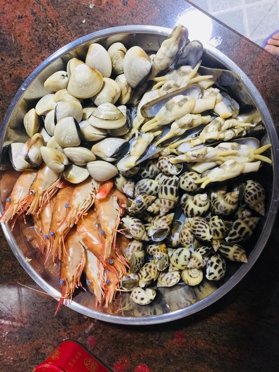 朱古力翻晒来做的蒸一盘小海鲜