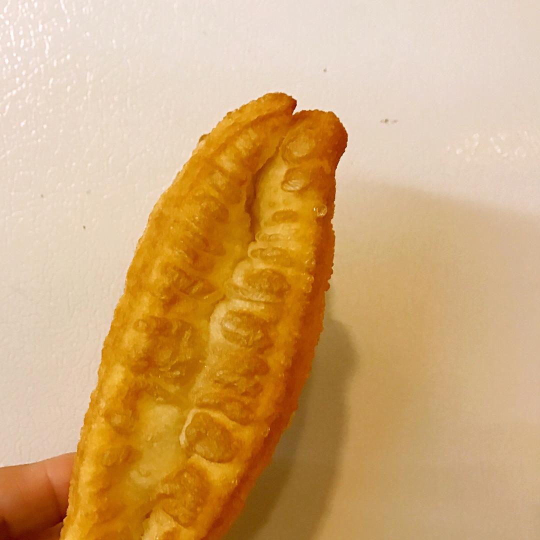 （视频菜谱）自制蓬松 炸油条
