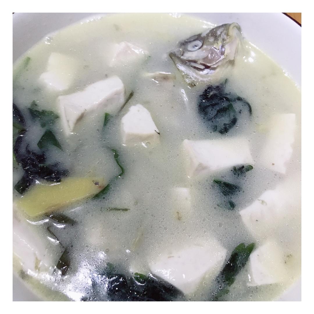 鲫鱼豆腐汤