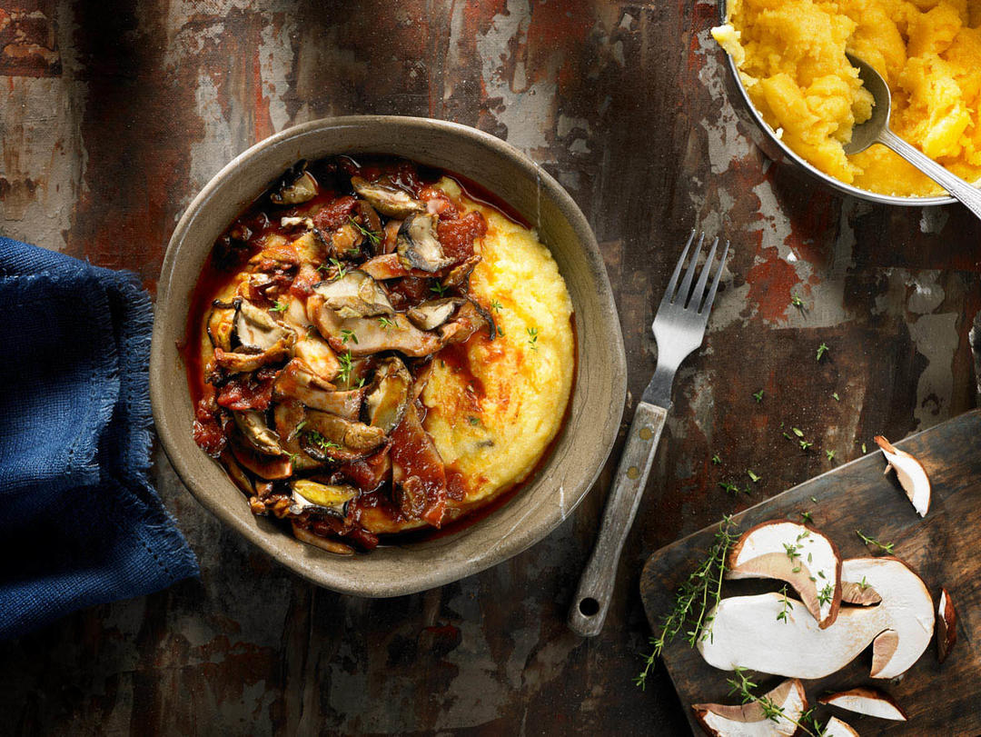 Polenta con salsa de setas y vinagre