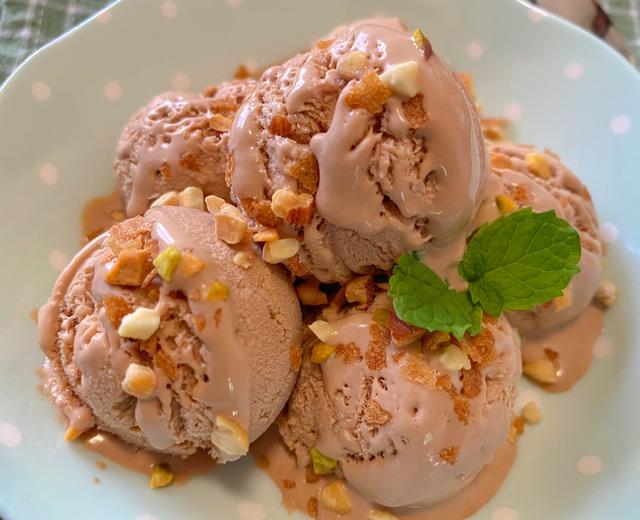 绵软巧克力冰淇淋的做法