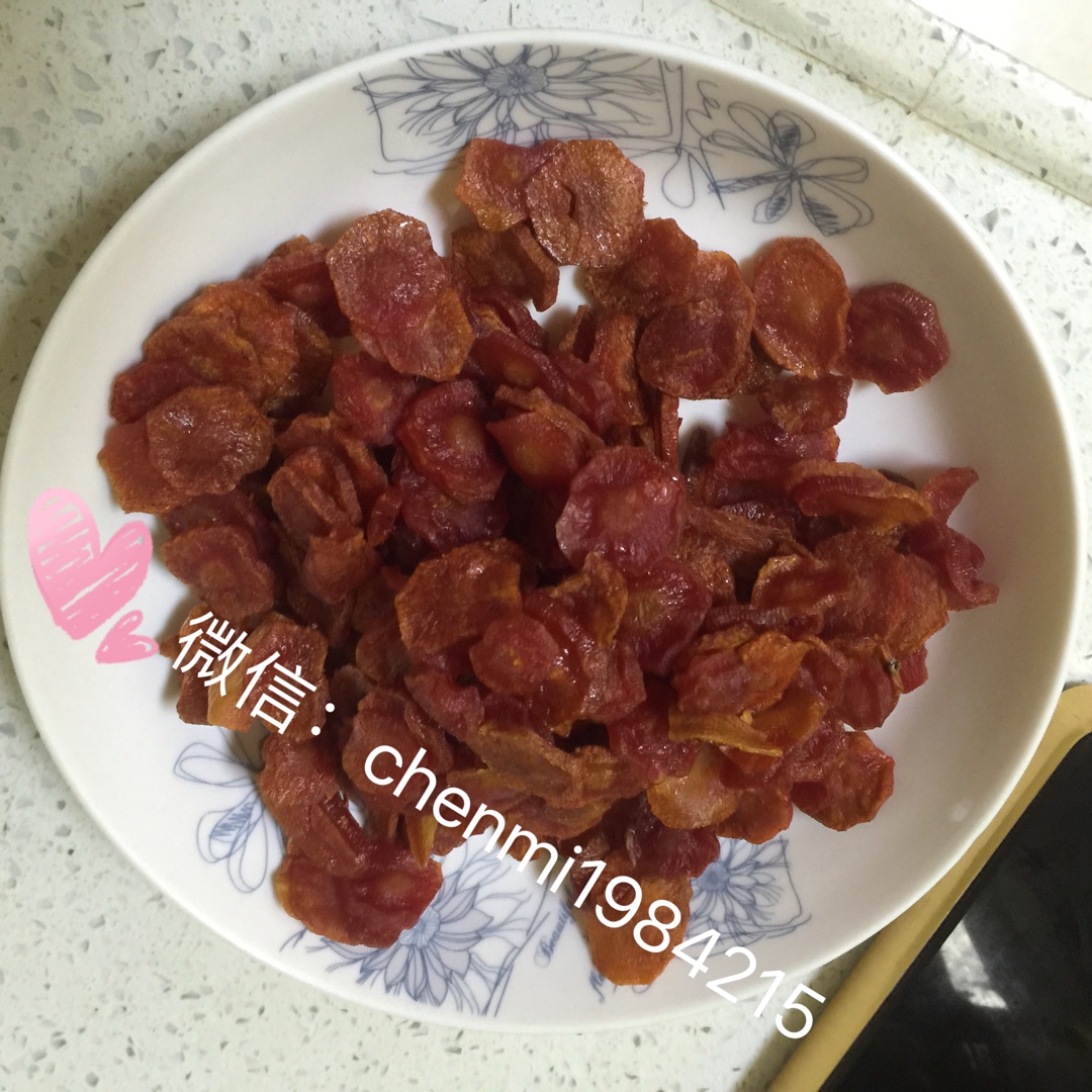 依照子瑜妈妈的方子制作的胡萝卜干，给宝宝当零食