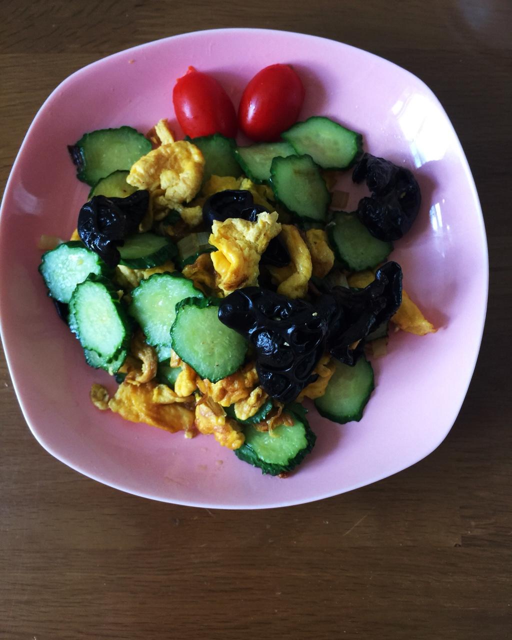 黄瓜木耳炒鸡蛋