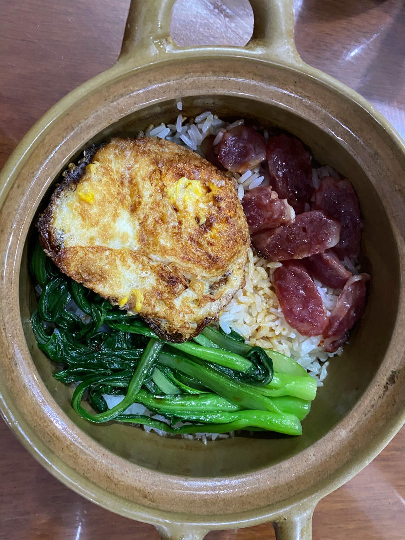 腊味煲仔饭，20分钟饭菜同出
