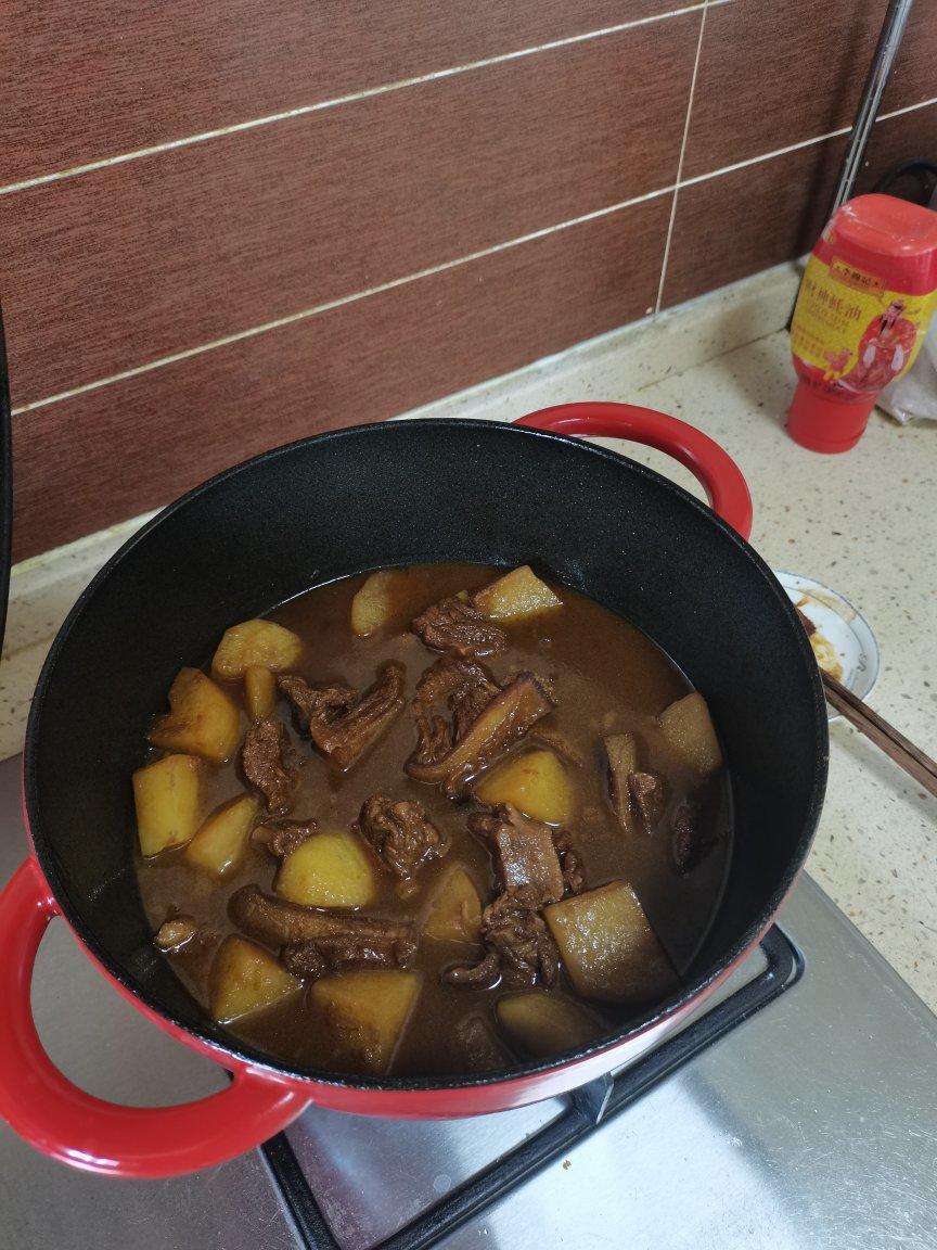 小土豆烧牛肉，红烧牛腩，好吃到舔盘