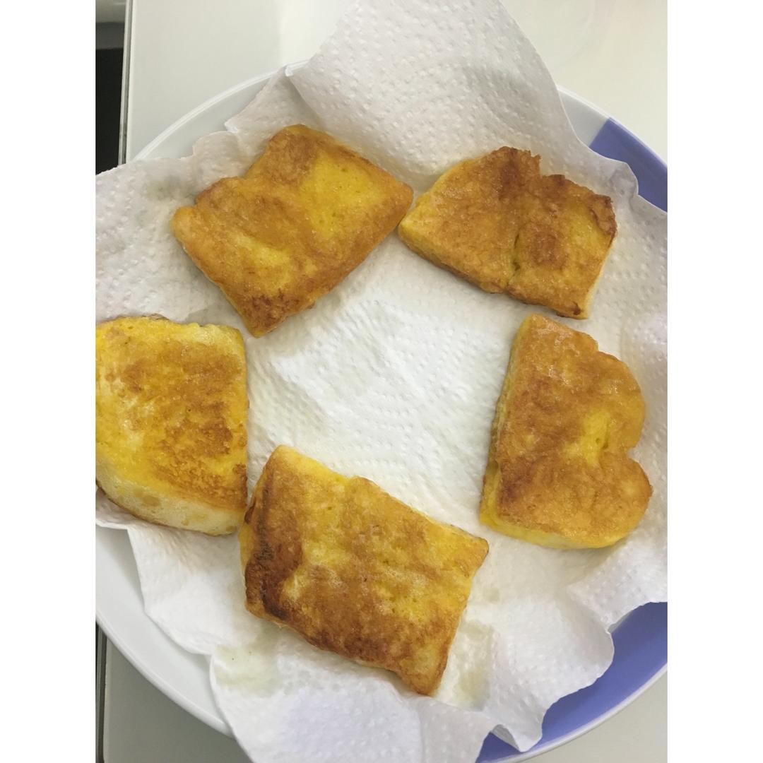 鸡蛋煎馒头片
