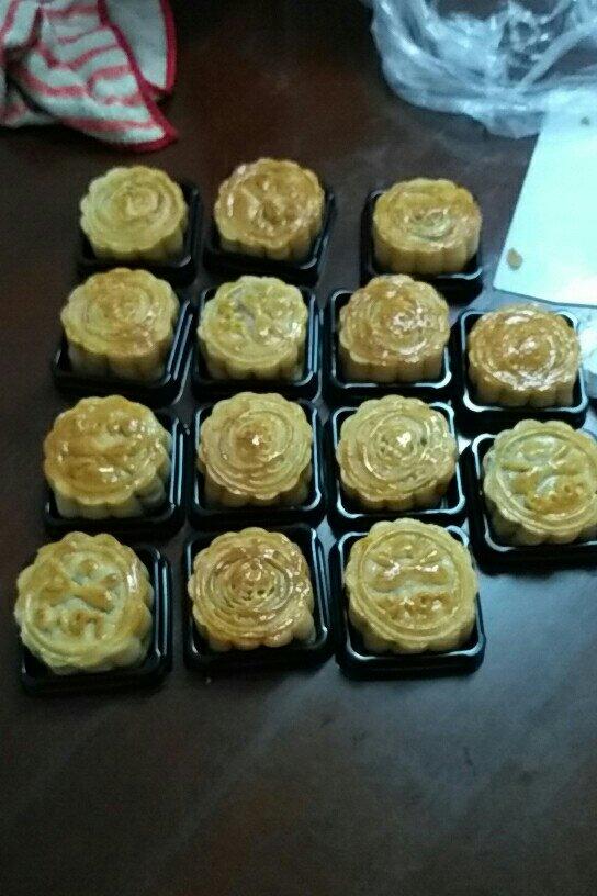 广式月饼—蛋黄莲蓉月饼