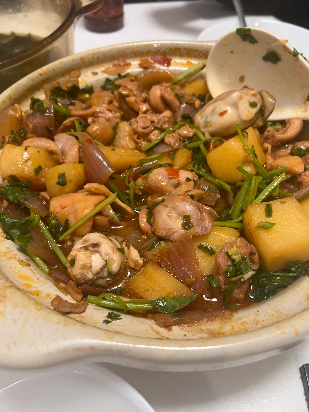 砂锅啤酒焗鸡腿