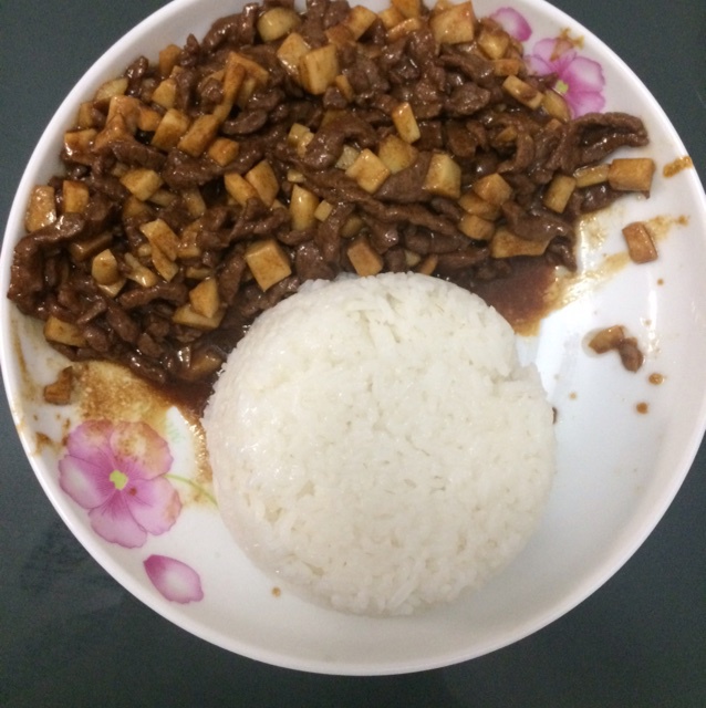 杏鲍菇黑胡椒牛肉粒~老丁的私房菜