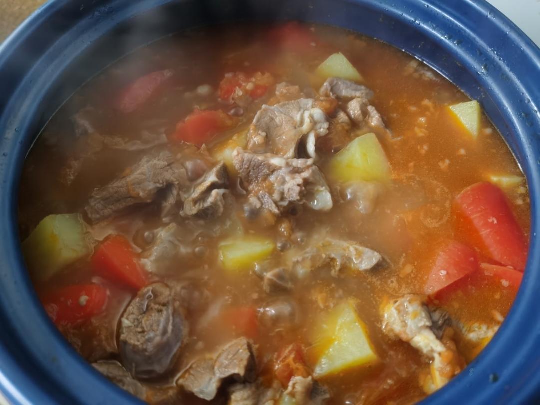 番茄羊肉卷煲