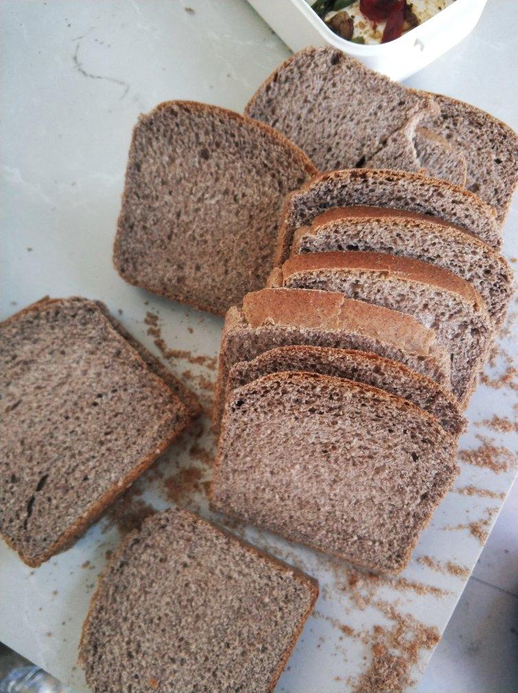 卡拉卡拉ddd做的黑麦吐司70黑麦波兰种