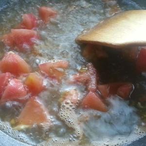 好吃不糊糊的西红柿炒鸡蛋汤面的做法 步骤6