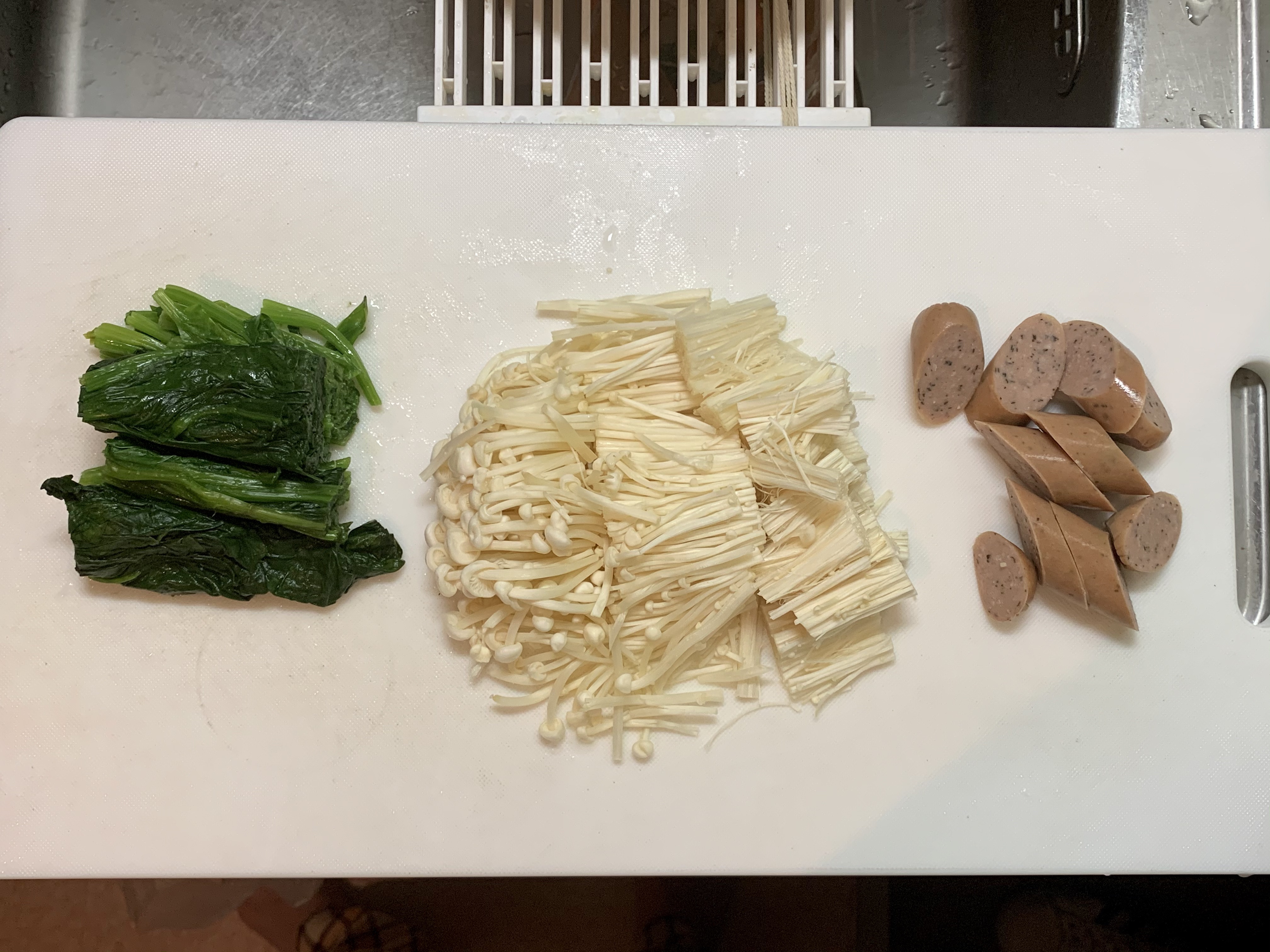 咖喱金针菇炒菠菜的做法 步骤1