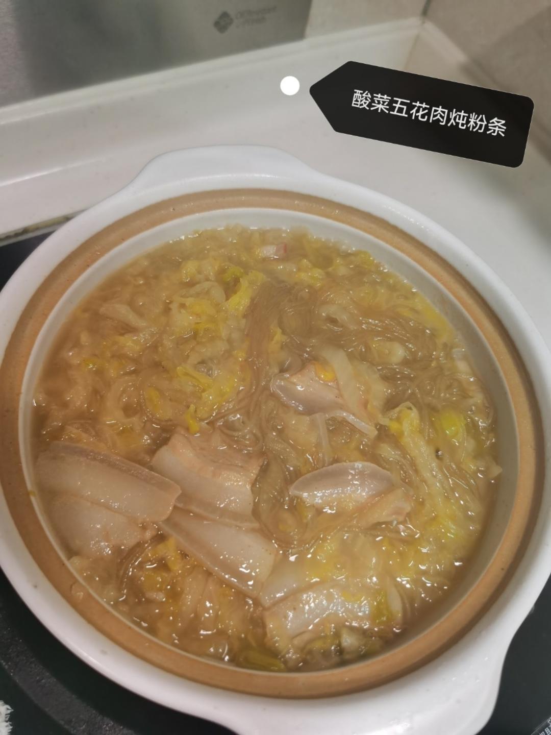 东北酸菜猪肉炖粉条