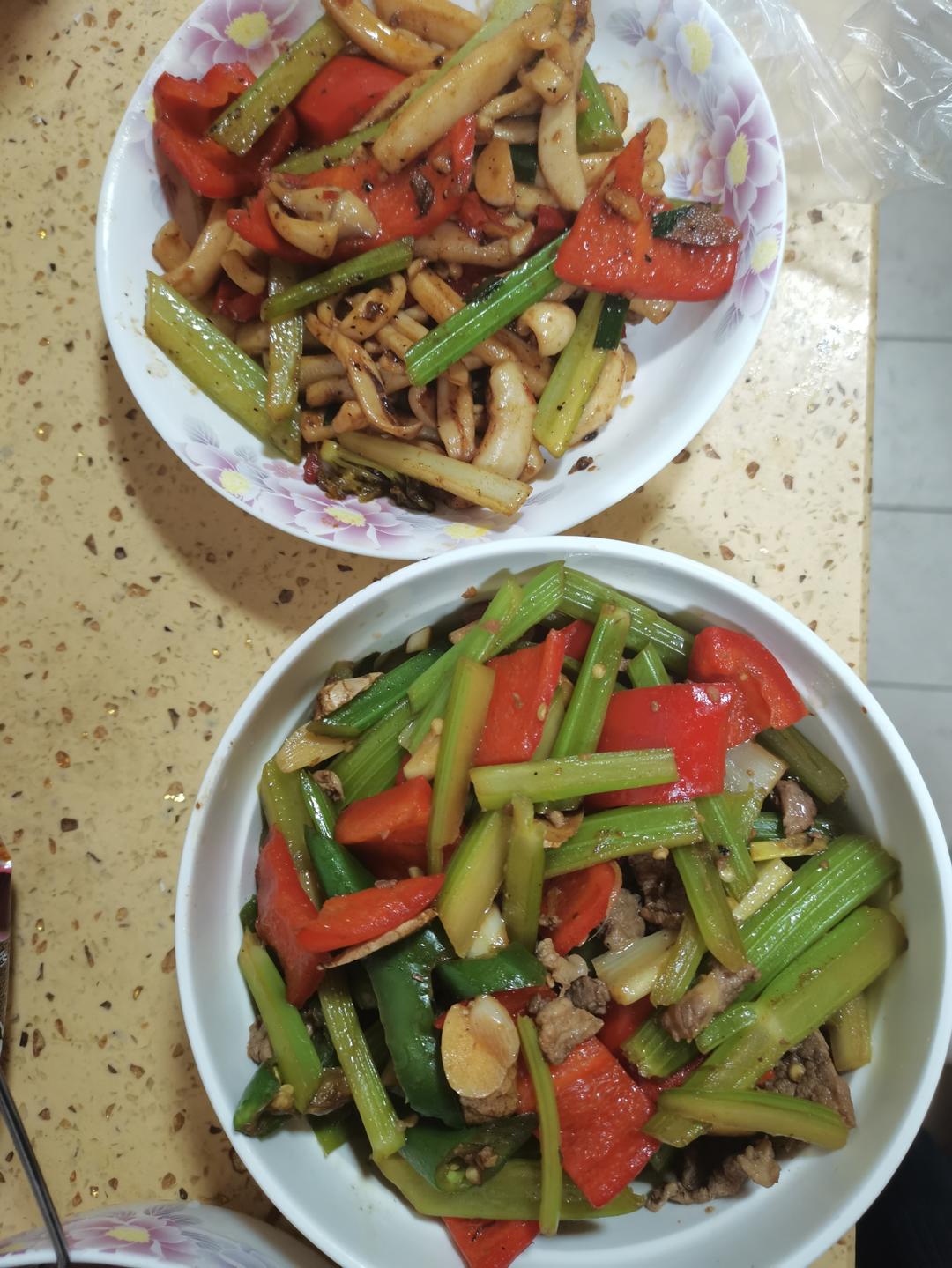下饭芹菜炒肉