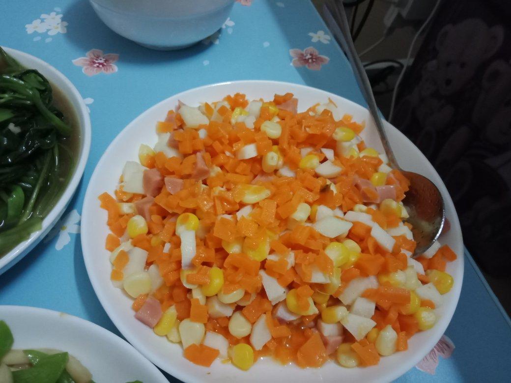 胡萝卜玉米炒黄瓜