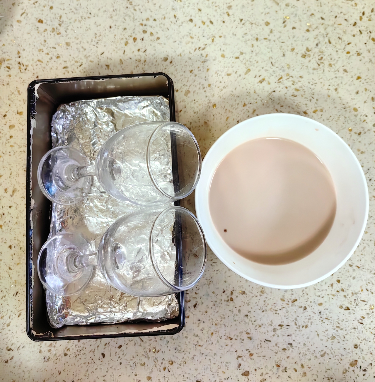 冰淇淋粉做双拼慕斯杯的做法 步骤3