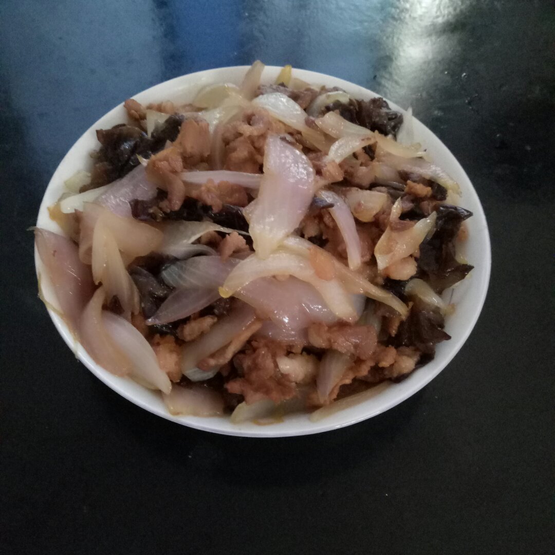洋葱炒肉