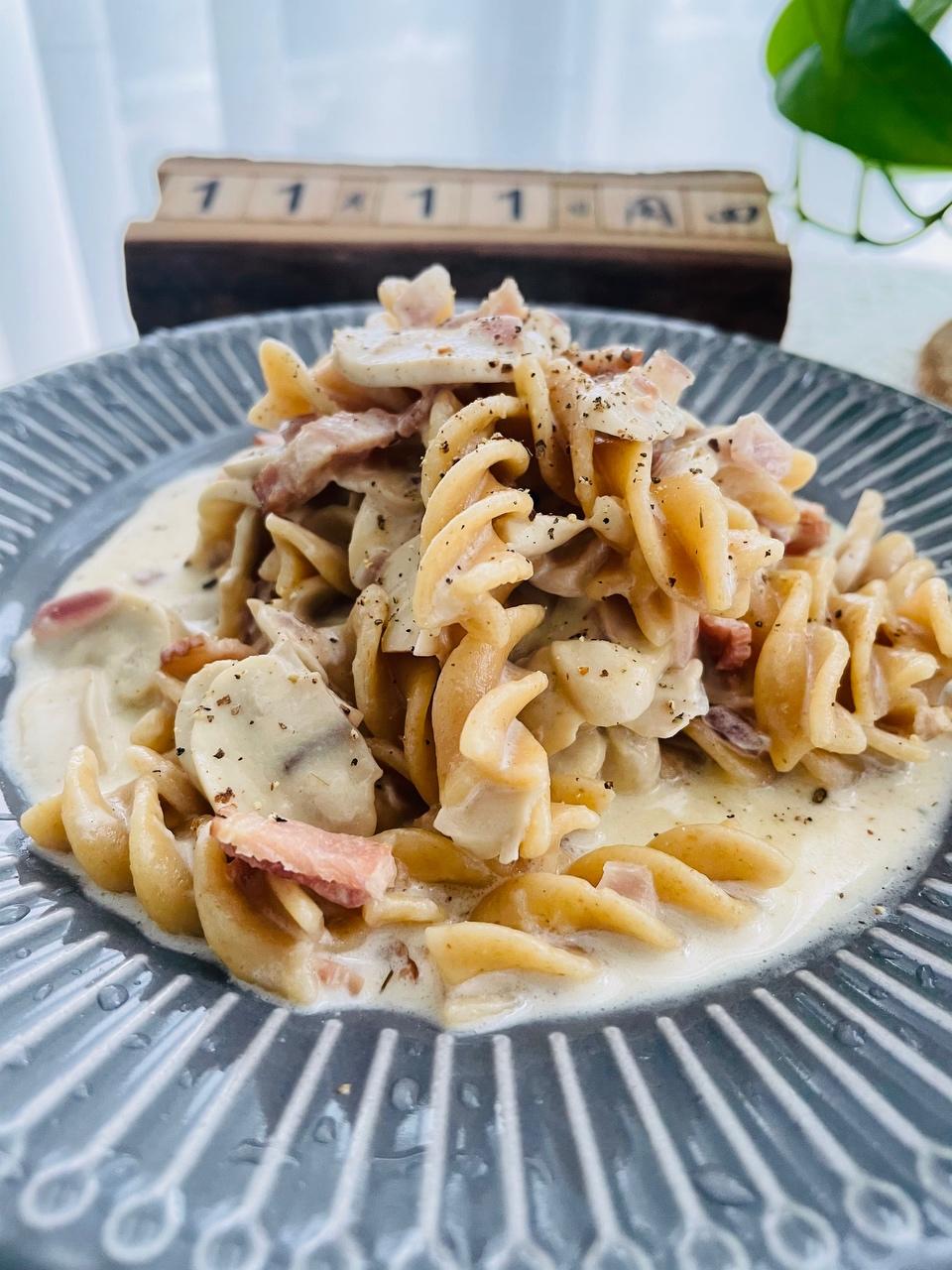奶油蘑菇培根意大利面的做法