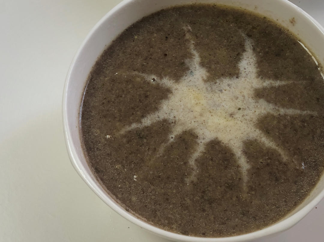 只要半小时，在家做一份堪比餐厅的【奶油蘑菇浓汤】