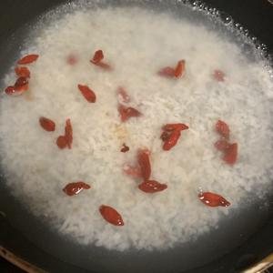 米酒煮蛋、的做法 步骤3
