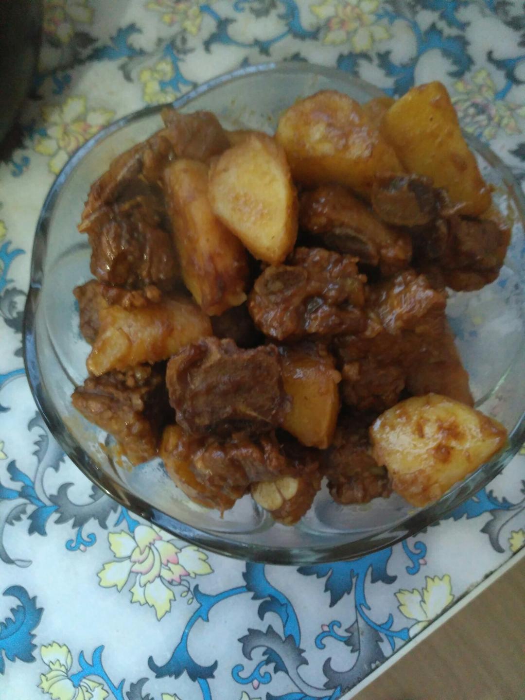 土豆烧排骨