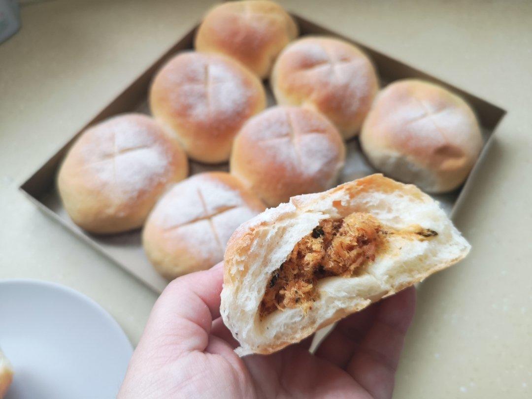 如棉花般松软的海苔肉松面包