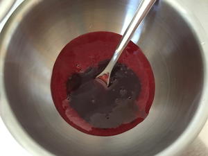 Kiri奶油芝士食谱—树莓芝士蛋糕的做法 步骤8