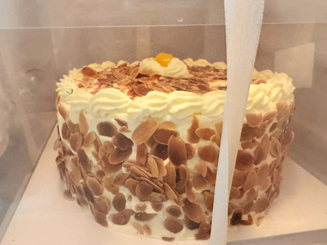 巴旦木杏仁碎片蛋糕