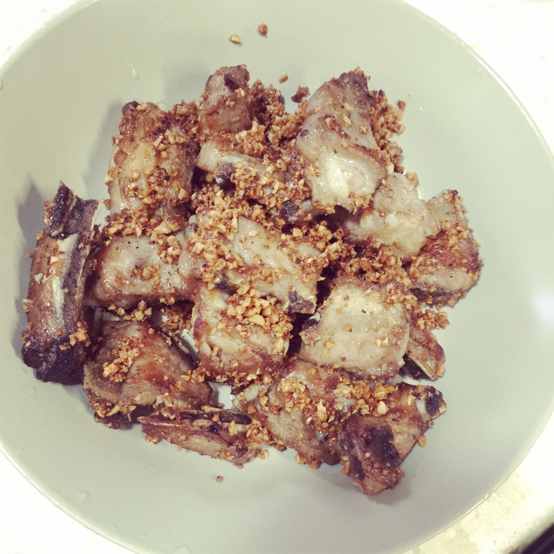 金牌蒜香排骨