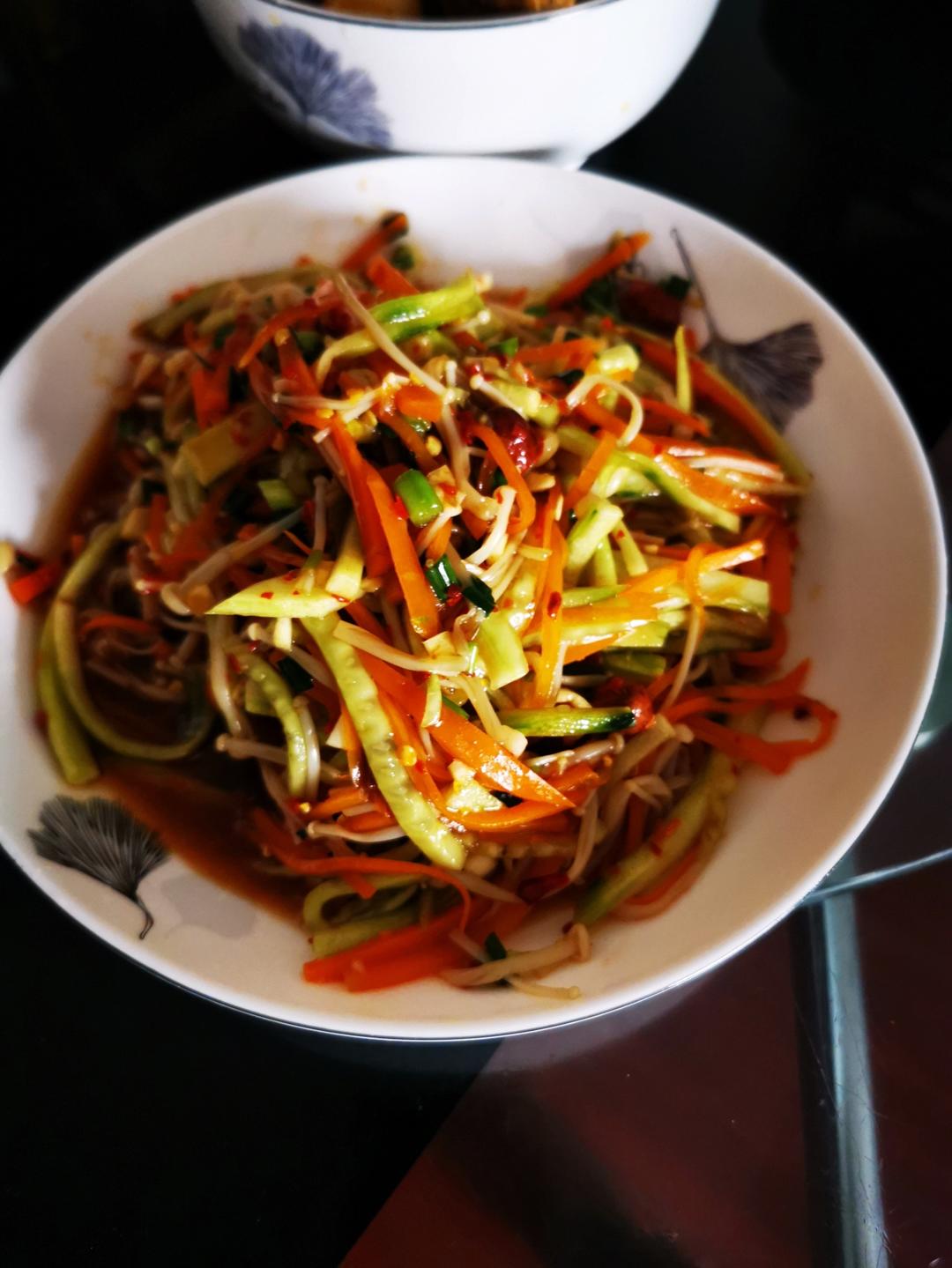 凉拌金针菇
