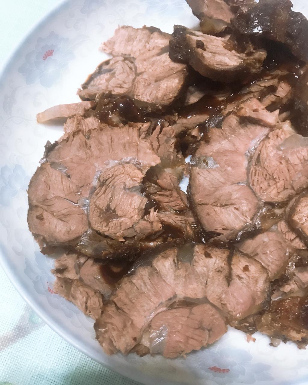 软烂入味的酱牛肉