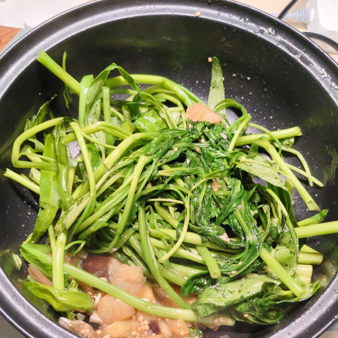 爆炒耗油空心菜