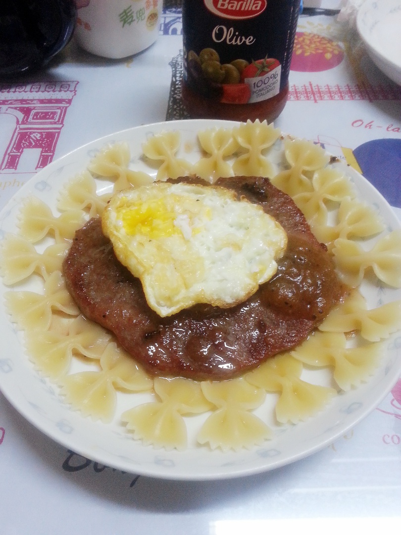 黑椒牛排（配土豆/鸡蛋，意面/蔬菜）