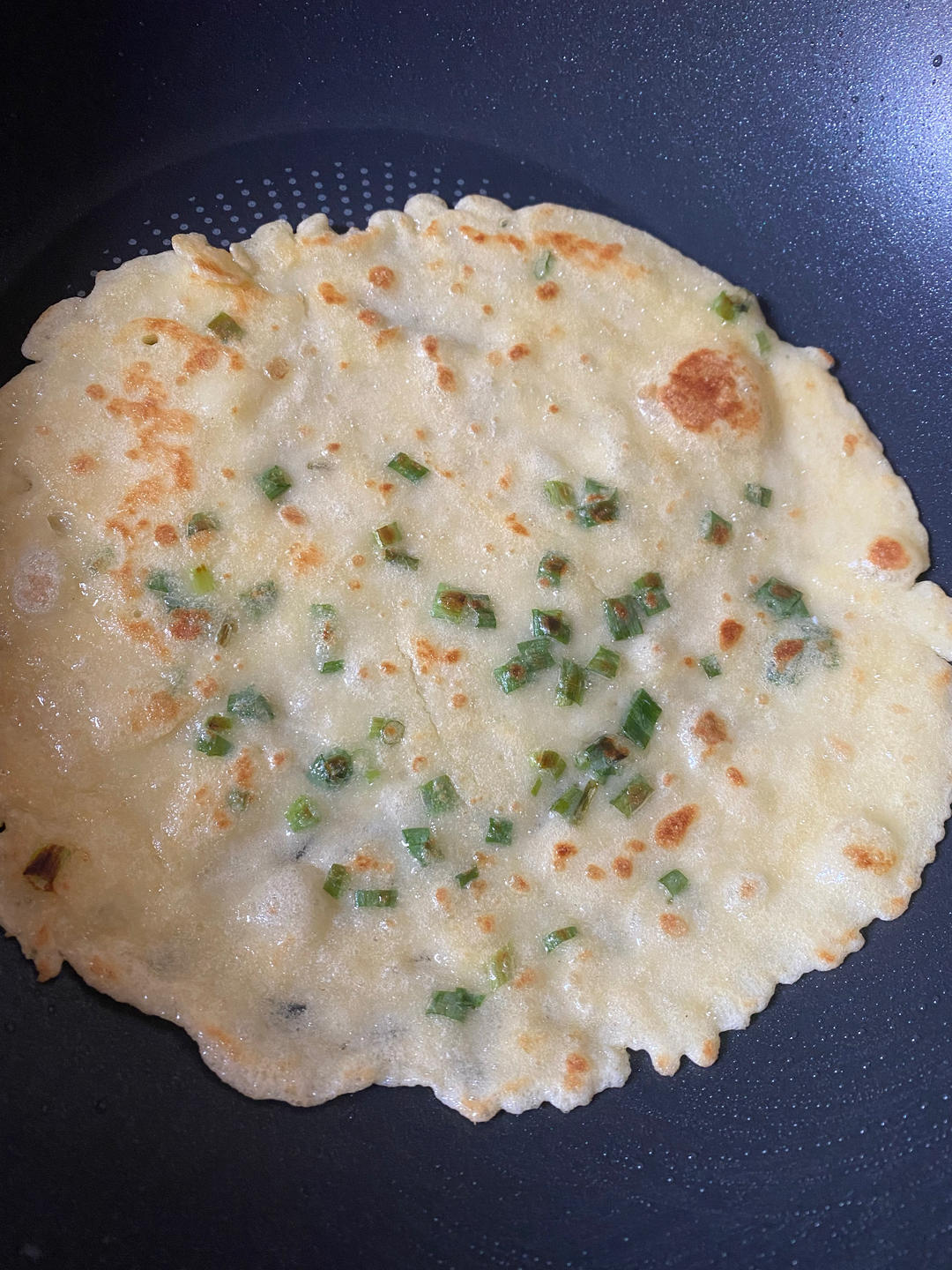 鸡蛋饼，韭菜饼，葱花饼，软面煎饼，春饼，富贵饼，土豆丝卷饼～面糊配比